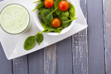 spinach salad cocktail vitamins benefit health tomatoes vegetables
