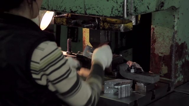 Machine for the production of molded fasteners