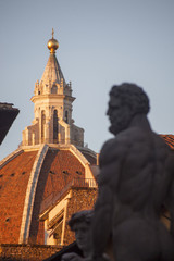 Italia,Toscana,Firenze, la cupola del duomo e la statua di Ercole