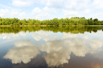 Obraz premium Wolkenspiegelung 