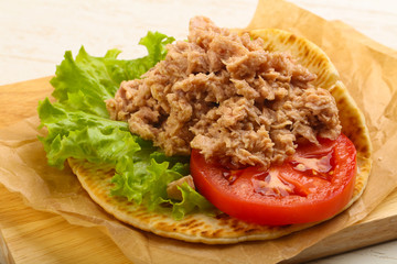 Tuna sandwich
