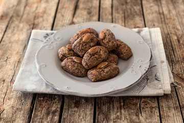 Almond biscuits
