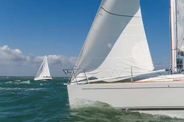 Selbstklebende Fototapete Segeln Segelboot-Yachten