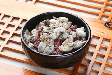 dolsot gul bap. Rice with Oysters in a Hot Pot