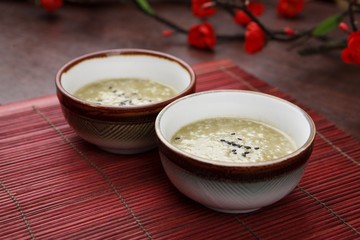 maesaengi juk.  Seaweed and rice porridge