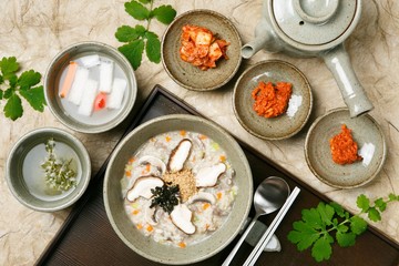 beoseot yachae juk.   Mushroom and Vegetable Rice Porridge