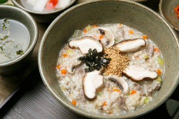 beoseot yachae juk.   Mushroom and Vegetable Rice Porridge