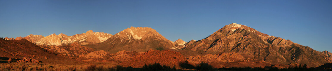 Fototapeta na wymiar mountain morning panorama