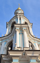 Fototapeta na wymiar St. Nicholas Cathedral in St.Petersburg.