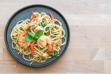 stir-fried spicy spaghetti with shrimp