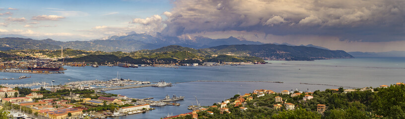 Fototapeta na wymiar La Spezia,panorama, Italy