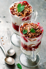 cherry jogurt  parfaits with granola