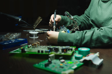 Repair of electronic devices, tin soldering parts