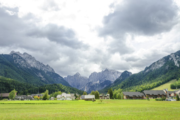 drohende Wolken &uuml;ber dem Triglav bei Kranjska Gora 