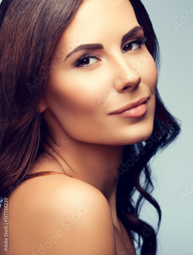 Young Woman With Naked Shoulders, On Grey Stock Image 