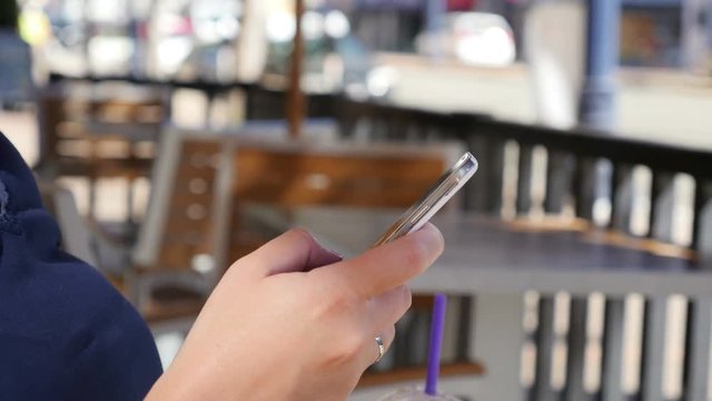 Two high quality videos of woman surfing the net in 4K