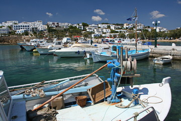 Hafen in Piso Livadi auf Paros
