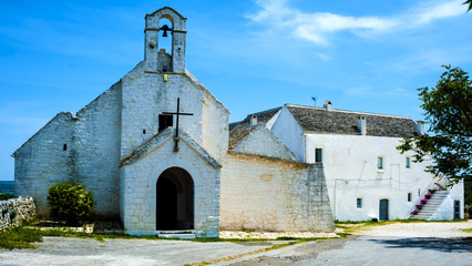The church of Santa Maria di Barsento and the adjacent farm, which was once a convent, are located in the area between Noci and Putignano in the province of Bari