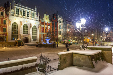 Long lane in the old town of Gdansk in snowy winter, Poland © Patryk Kosmider