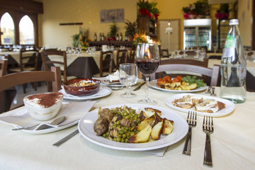 tomato, italian, pasta, red, sauce, food, dinner, tortellini, basil, cuisine, meal, plate, restaurant,
