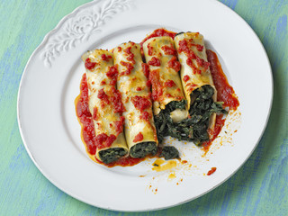 rustic italian vegetarian spinach cannelloni pasta