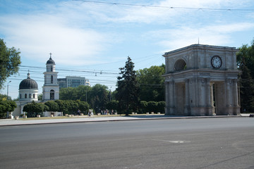 Fototapeta na wymiar Triumphal arch, Chisinau, Moldova