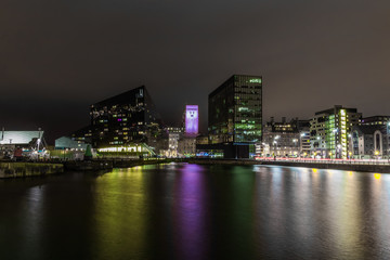 Obraz na płótnie Canvas Liverpool skyline - Albert docks,UK