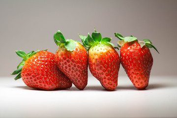 Strawberry set, front view