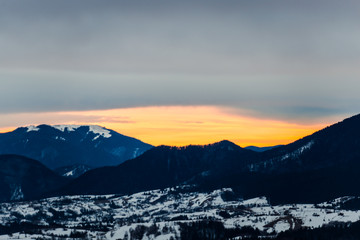 Obraz na płótnie Canvas Mountain sunrise
