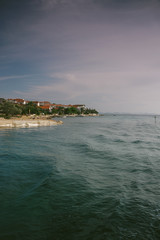 Chorwackie domki na brzegu morza © Malexandra