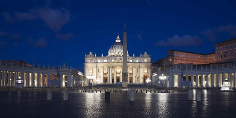 Obraz na płótnie Canvas St Peter's, Vatican City, Rome, justg befire dawn 19 Feb 2017