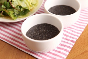 Heugimja juk.  Black Sesame Porridge 