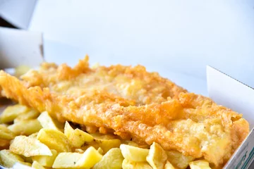 Photo sur Aluminium Poisson Fish and chips in  take away box