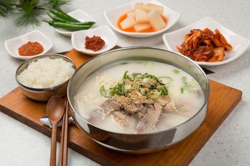 gogi guksu. korean style noodles with meat	