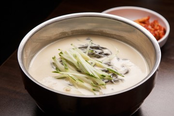 kong guksu. Noodles in Cold Soybean Soup. 