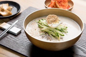 kong guksu. Noodles in Cold Soybean Soup. 