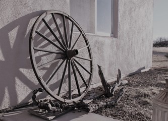 Fototapeta na wymiar wagon wheel