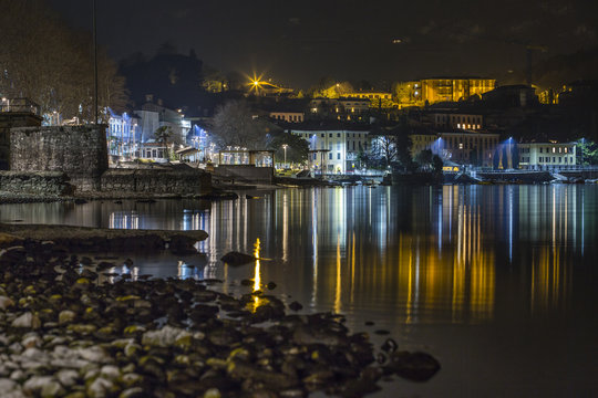 Borgo di Malgrate di notte - Lago di Como (Italia)