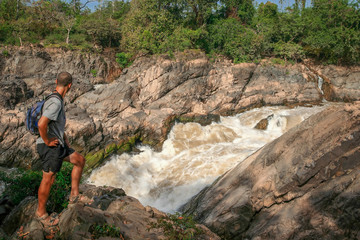 Fototapeta na wymiar Don Khon waterfall