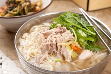dak kalguksu. Noodle Soup with Chicken 