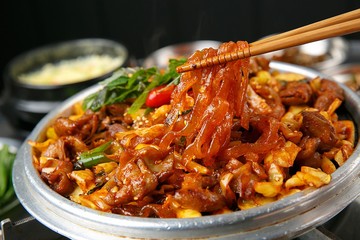 yache gopchang bokkeum. Stir-fried Beef Tripe with Vegetables.