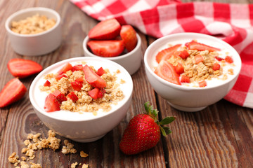 muesli and berry