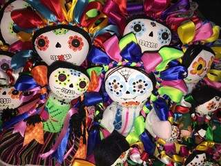Fototapeta na wymiar Dia Del Muerto / Day of the Dead dolls