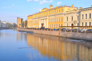 Fototapeta na wymiar View of Moyka River and Yusupov Palace.