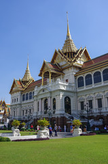 Naklejka premium Roayl Great (Grand) Palace Buddhist temple with famous green tree gardens in center of Bangkok, Thailand