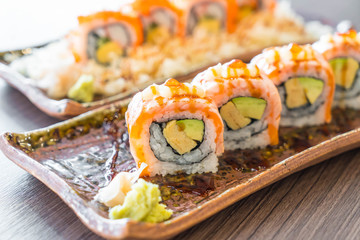 grilled salmon sushi roll