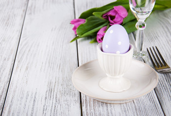 easter table settings with fresh tulips