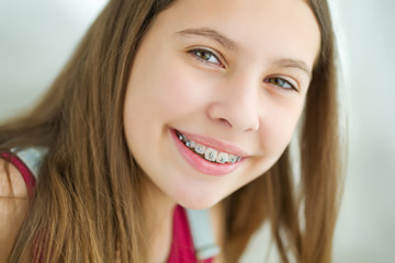 Naklejka premium Girl with braces 