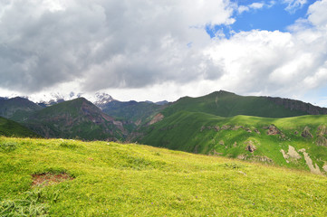 Obraz premium the majestic splendor of the Caucasus mountains