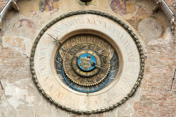 Fototapeta na wymiar The Palazzo della Ragione with the Torre dell'Orologio (